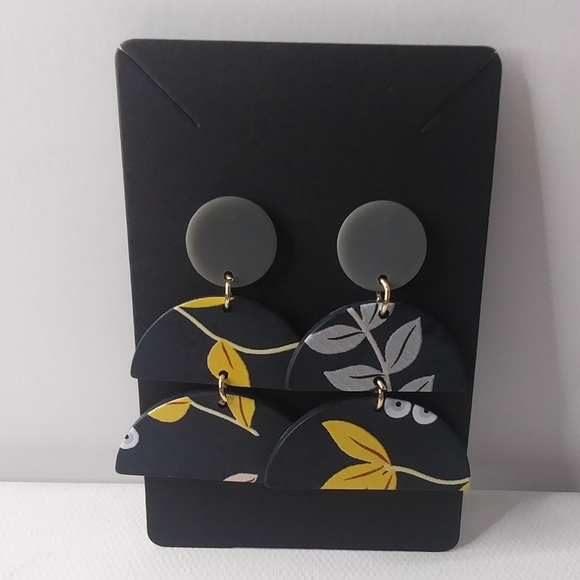 Dangle earrings - Picture 2 of 3